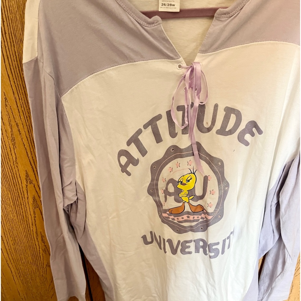 White and lavender shirt with tweety bird 26/28